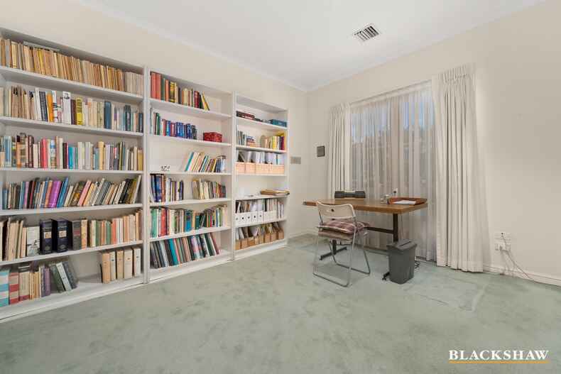 8/10 Taronga Place O'Malley 8/10 Taronga Place O'Malley