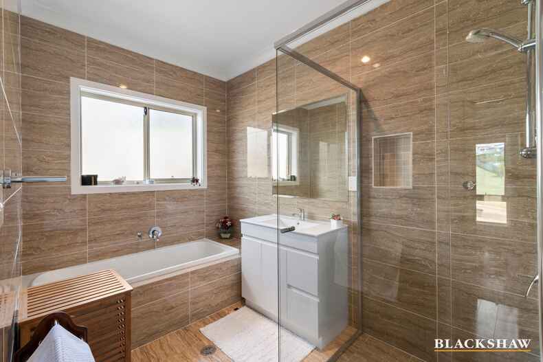 6 Freycinet Drive Sunshine Bay 6 Freycinet Drive Sunshine Bay