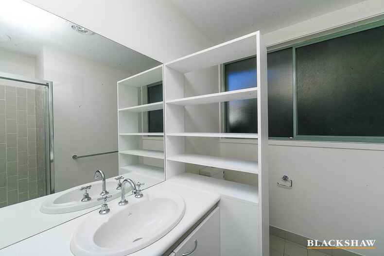 1/3 Dendy Place Florey 1/3 Dendy Place Florey