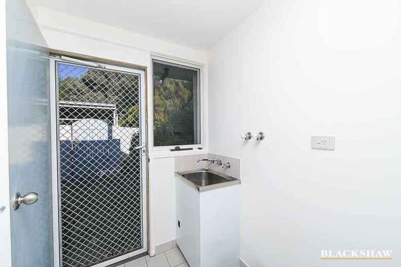 1/3 Dendy Place Florey 1/3 Dendy Place Florey