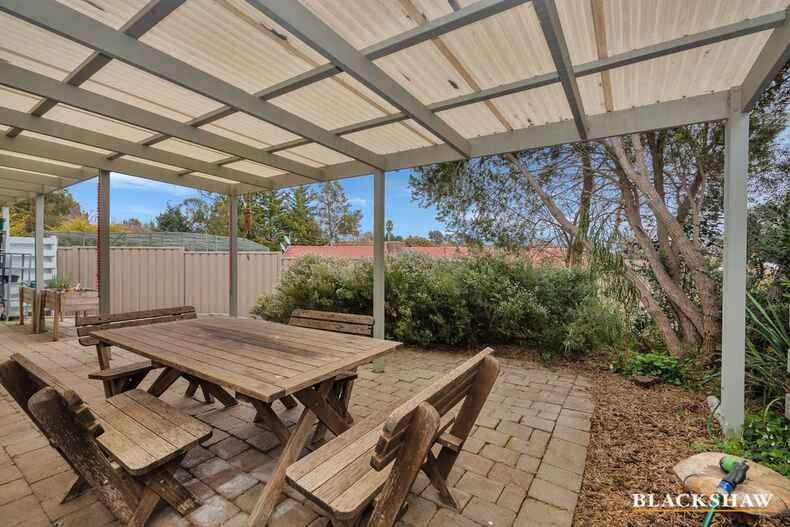 1/3 Dendy Place Florey 1/3 Dendy Place Florey