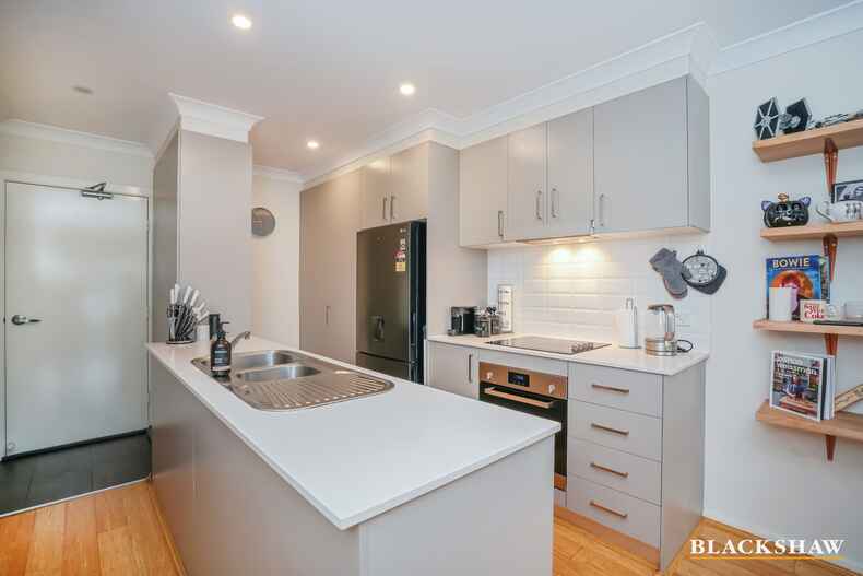 4/36 Petterd Street Page