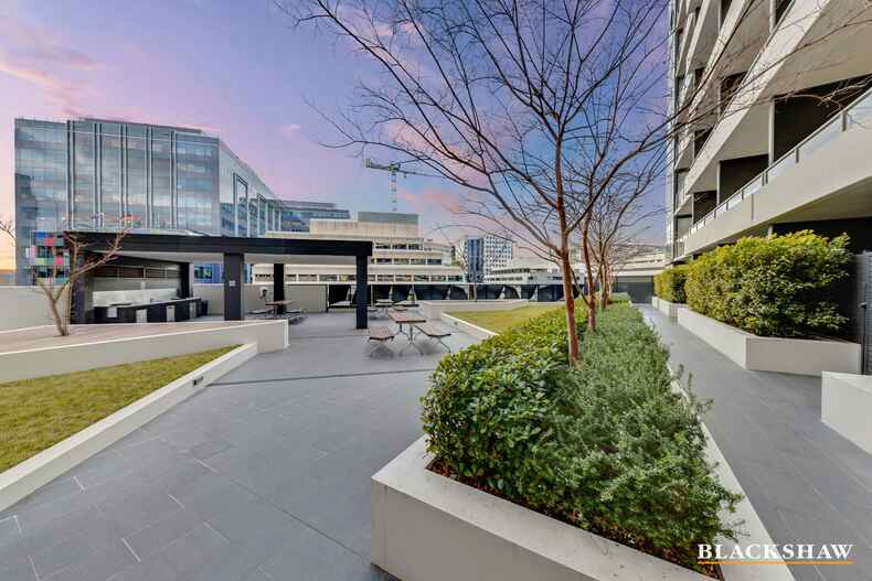 71/45 West Row City 71/45 West Row City