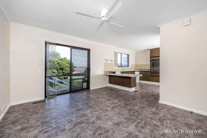 29 MacKay Crescent Kambah 29 MacKay Crescent Kambah