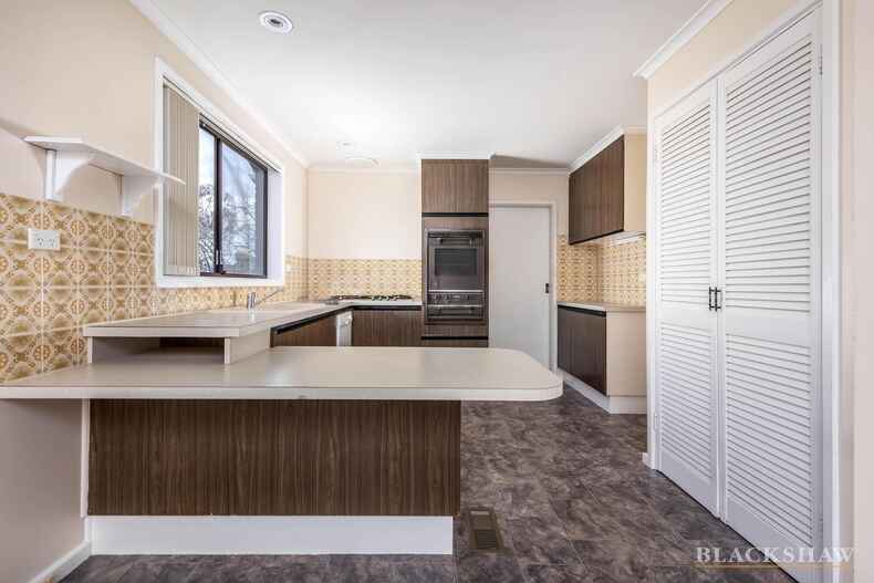 29 MacKay Crescent Kambah 29 MacKay Crescent Kambah