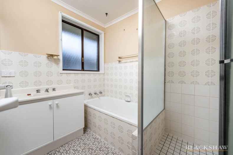 29 MacKay Crescent Kambah 29 MacKay Crescent Kambah