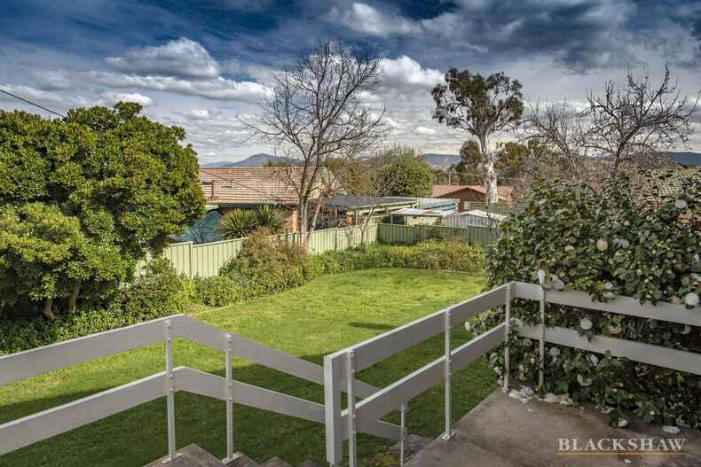 29 MacKay Crescent Kambah 29 MacKay Crescent Kambah
