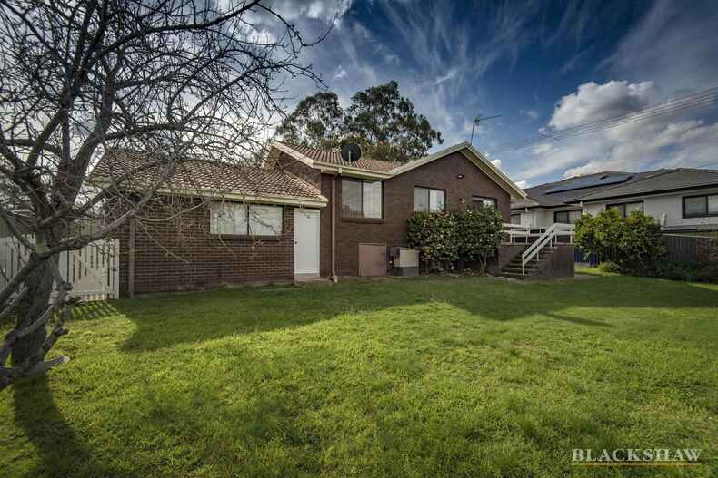 29 MacKay Crescent Kambah 29 MacKay Crescent Kambah