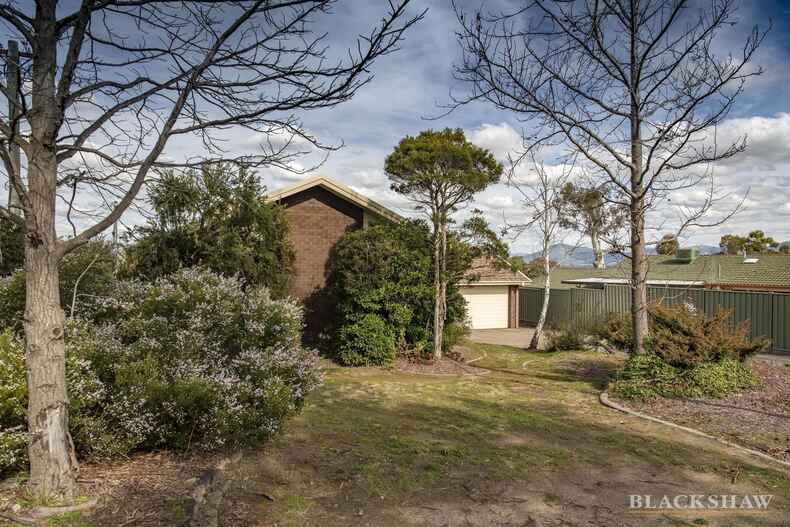 29 MacKay Crescent Kambah 29 MacKay Crescent Kambah