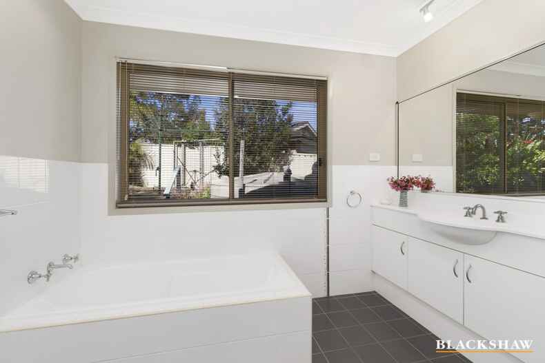 17 Batman Place Sunshine Bay