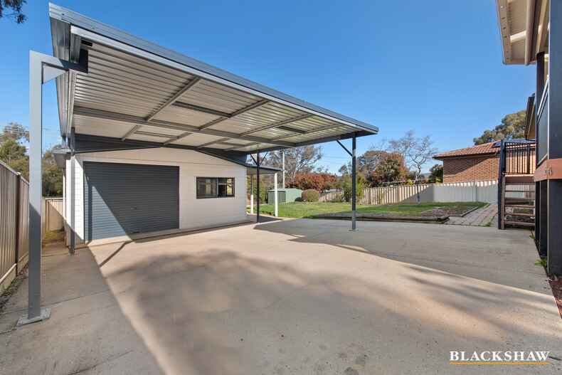 18 Max Henry Crescent Macarthur