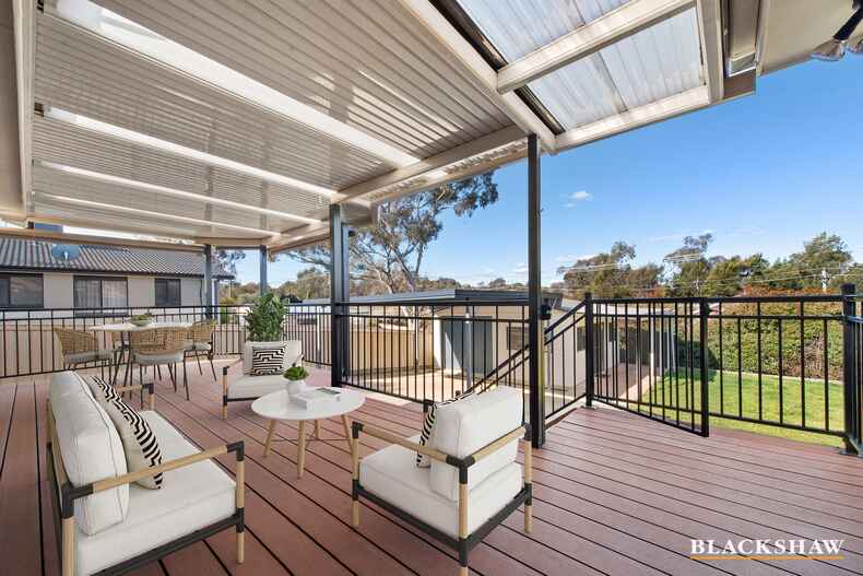 18 Max Henry Crescent Macarthur