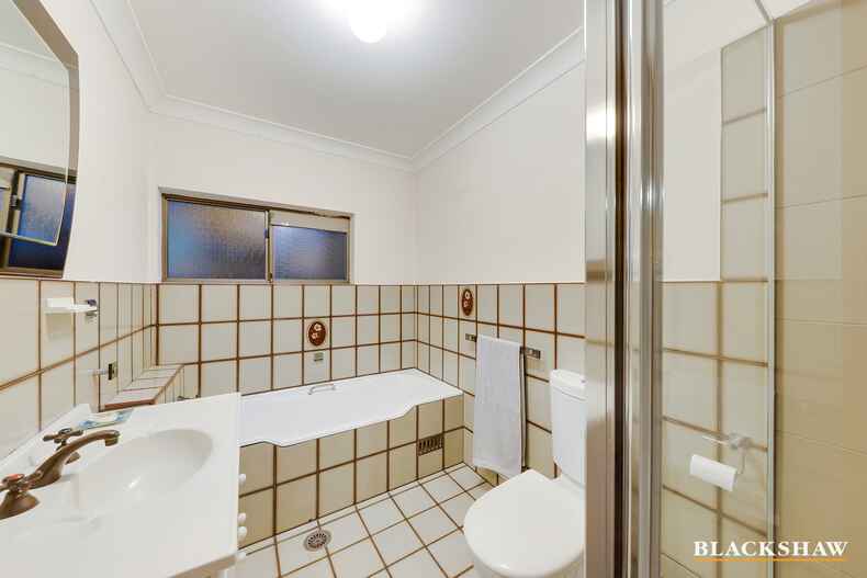 24 Banks Street Yarralumla 24 Banks Street Yarralumla