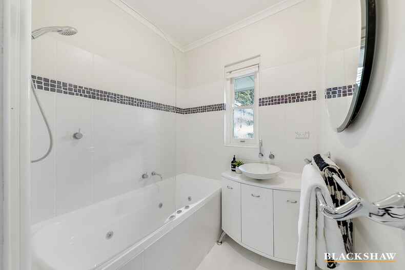 73 Euree Street Reid