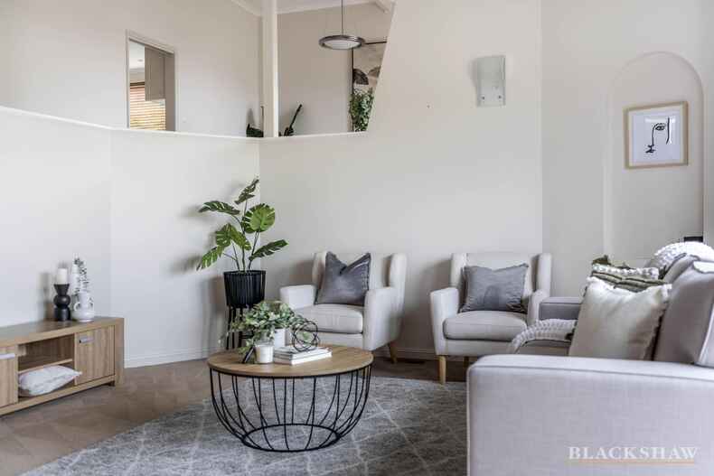 422 Bugden Avenue Fadden 422 Bugden Avenue Fadden