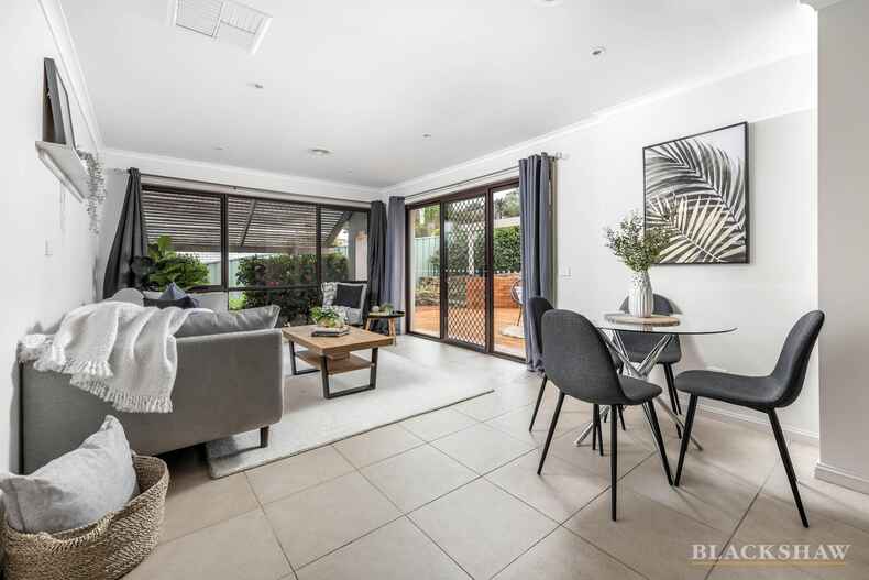 422 Bugden Avenue Fadden 422 Bugden Avenue Fadden