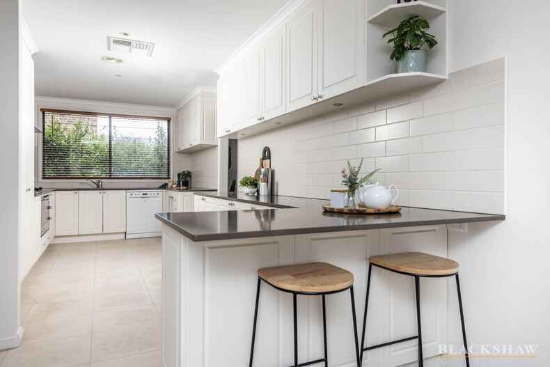 422 Bugden Avenue Fadden 422 Bugden Avenue Fadden