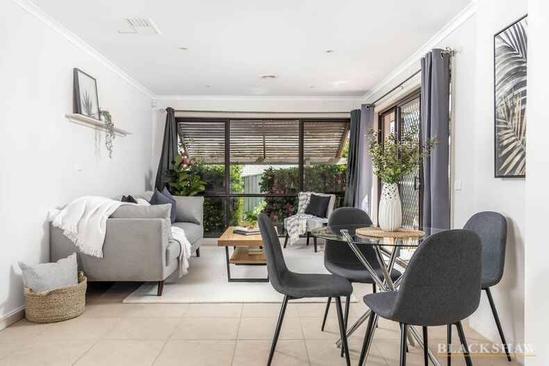 422 Bugden Avenue Fadden 422 Bugden Avenue Fadden