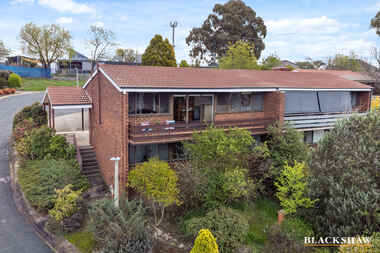 2 Joyce Place Mawson