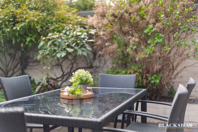 2 Joyce Place Mawson 2 Joyce Place Mawson