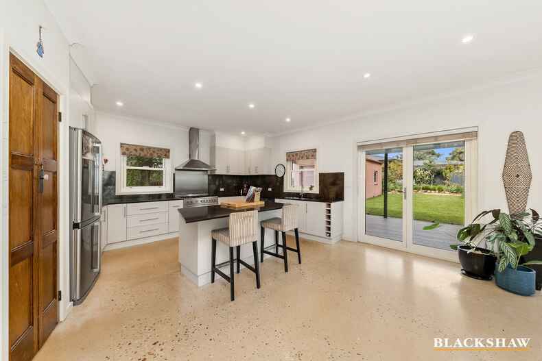 6 Meehan Gardens Griffith