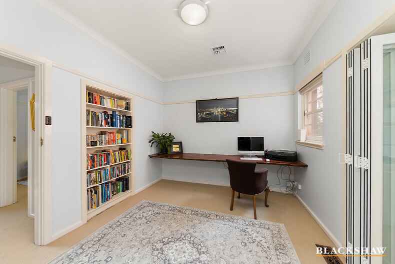 6 Meehan Gardens Griffith