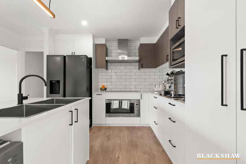 18 Clifford Crescent Melba 18 Clifford Crescent Melba