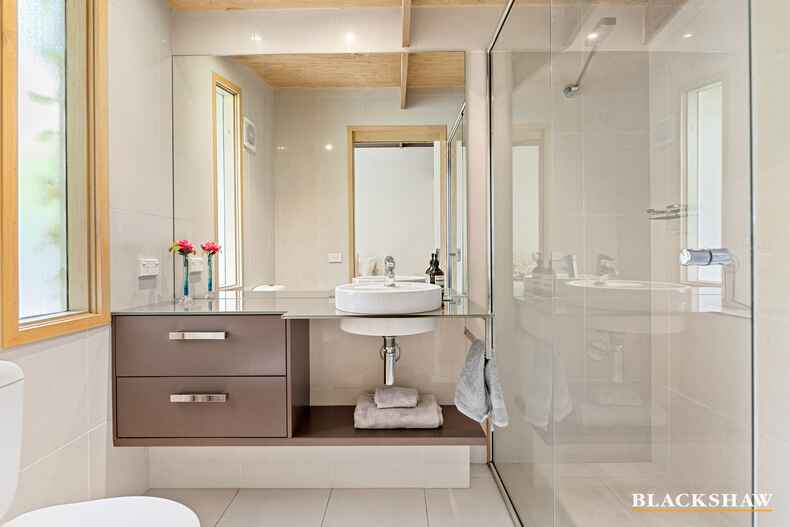 16/36 Shackleton Circuit Mawson 16/36 Shackleton Circuit Mawson