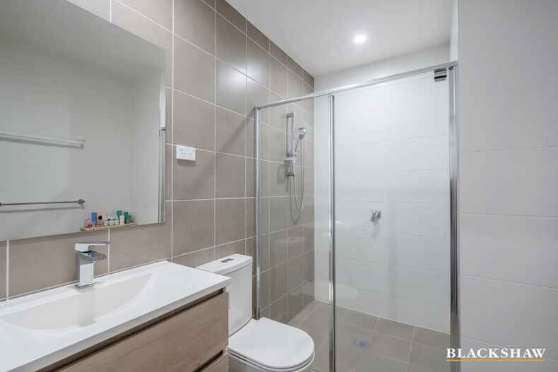 52/124 John Gorton Drive Coombs