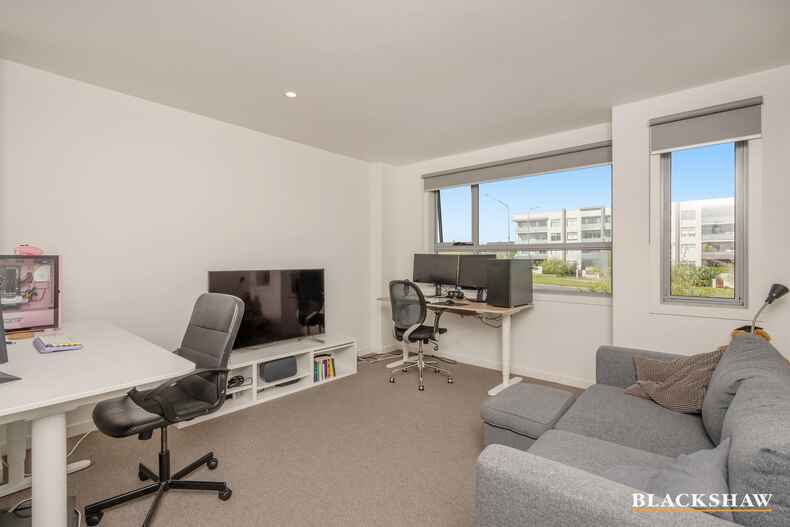 52/124 John Gorton Drive Coombs