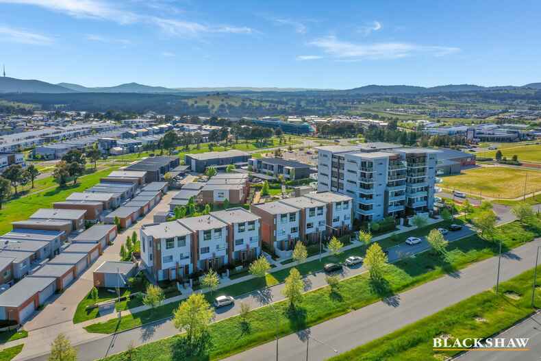 52/124 John Gorton Drive Coombs