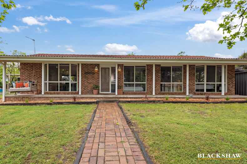 19 Scantlebury Crescent Theodore 19 Scantlebury Crescent Theodore