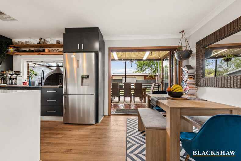 19 Scantlebury Crescent Theodore 19 Scantlebury Crescent Theodore