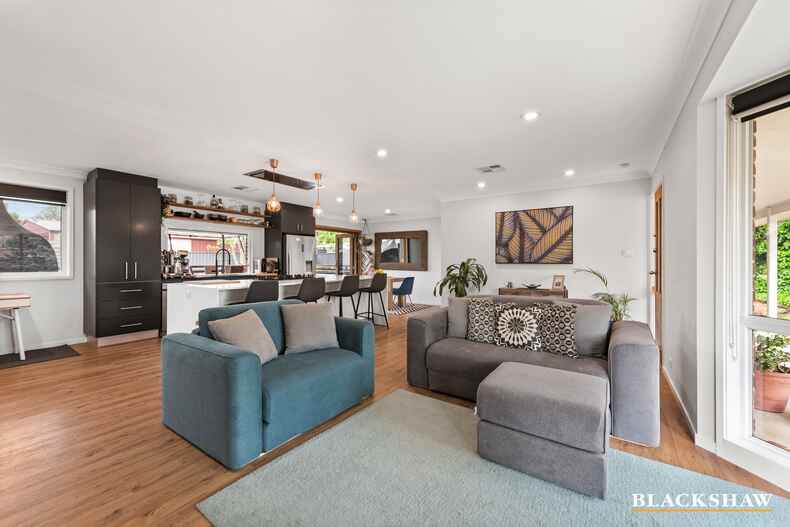 19 Scantlebury Crescent Theodore 19 Scantlebury Crescent Theodore