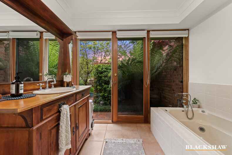 27 Weston Street Yarralumla 27 Weston Street Yarralumla