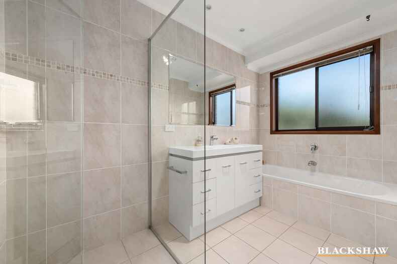 21 McTaggart Crescent Kambah 21 McTaggart Crescent Kambah