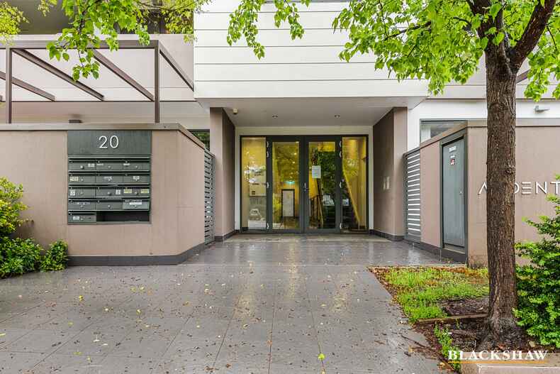 8/20 De Burgh Street Lyneham