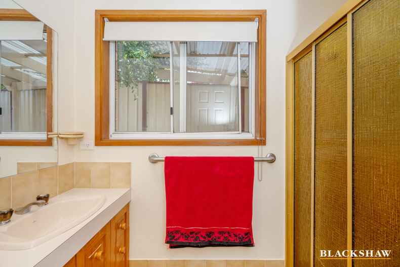 52 Rohan Rivett Crescent Mckellar 52 Rohan Rivett Crescent Mckellar