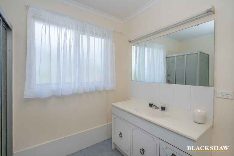 52 Rohan Rivett Crescent Mckellar 52 Rohan Rivett Crescent Mckellar