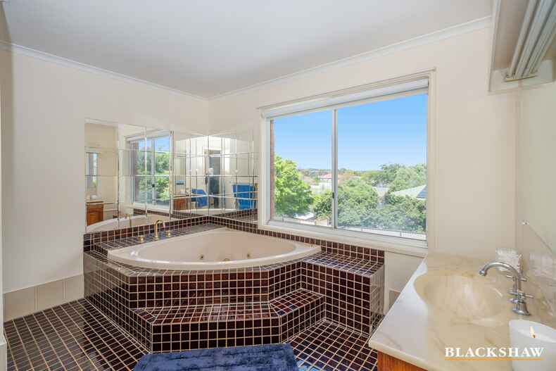 52 Rohan Rivett Crescent Mckellar 52 Rohan Rivett Crescent Mckellar