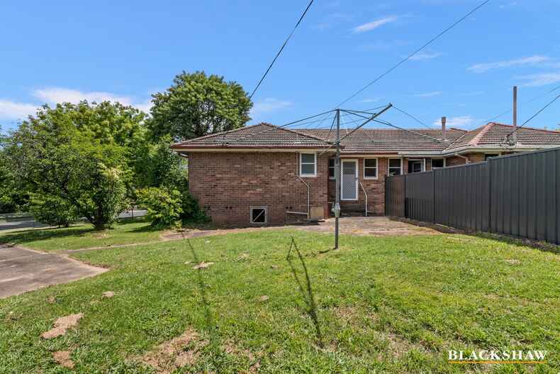 1 Gormanston Crescent Deakin