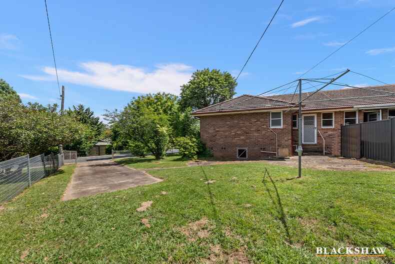 1 Gormanston Crescent Deakin