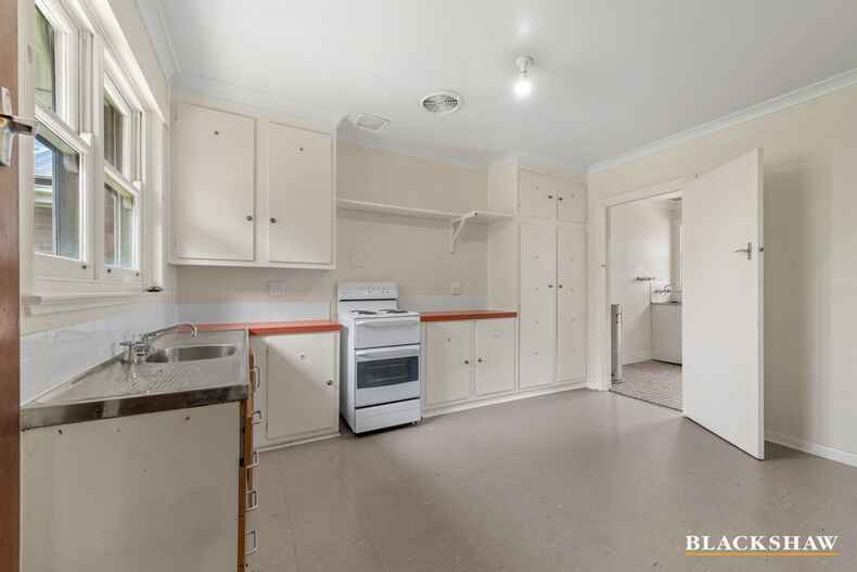 1 Gormanston Crescent Deakin