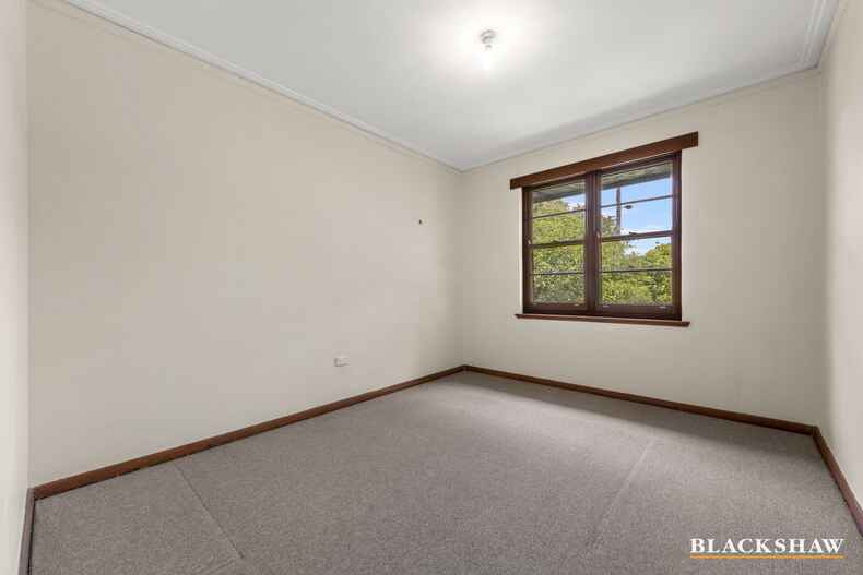 1 Gormanston Crescent Deakin