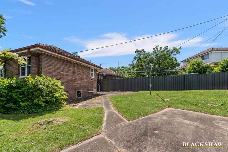 1 Gormanston Crescent Deakin