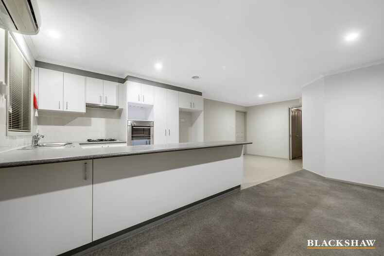 2/31 Lovely Close Dunlop