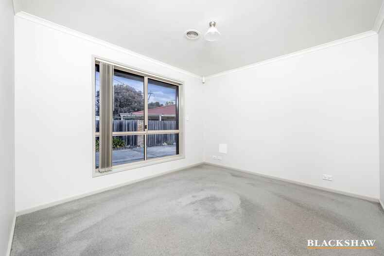 2/31 Lovely Close Dunlop