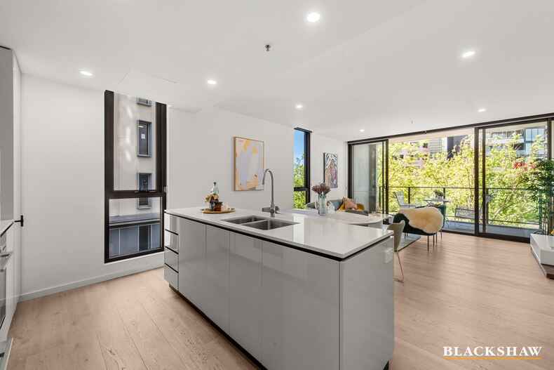 211/39 London Circuit City