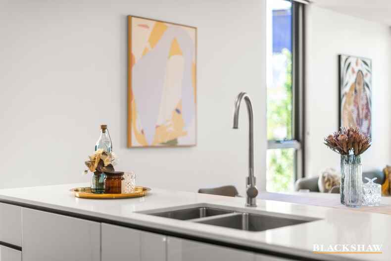 211/39 London Circuit City