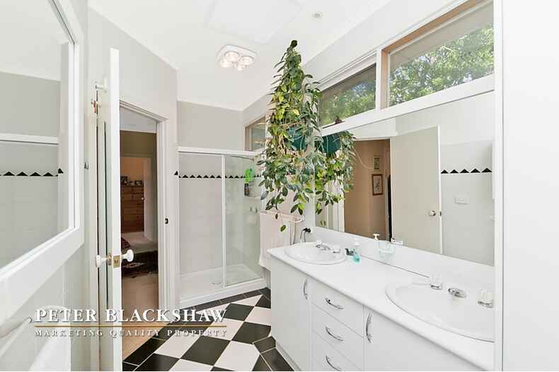 4 Carrington Street Deakin